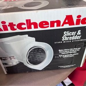 KitchenAid attachment - slicer and shredder - NIB